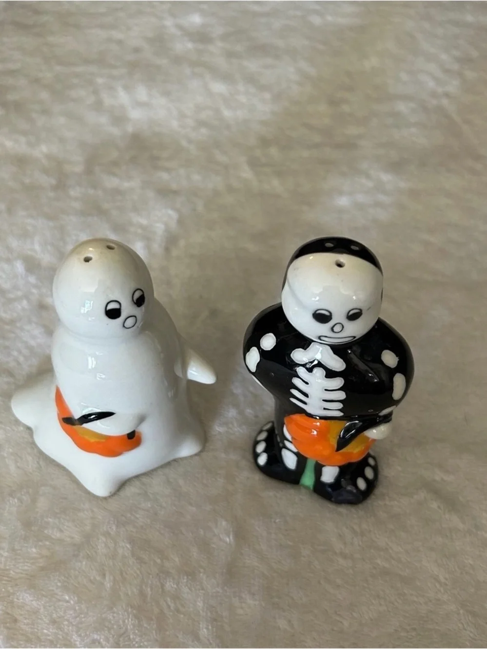 Halloween Ceramic Ghost & Skeleton Trick Or Treaters Salt Pepper Shakers 4”